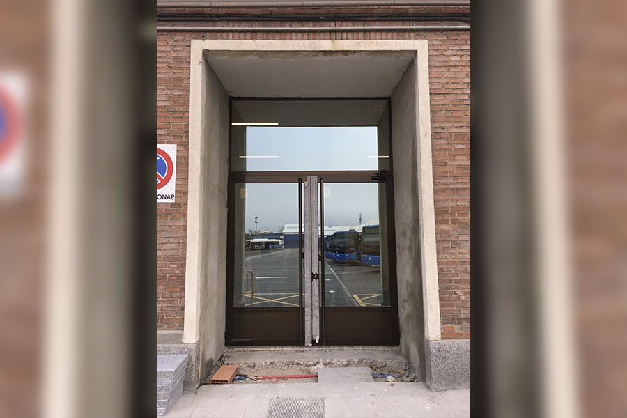 Cerramiento de aluminio en la EMT